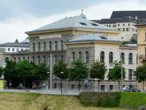 Die Universität Salzburg.