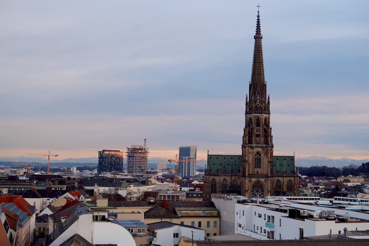 Die Stadt Linz mit ihren besten Studierendenwohnheimen.